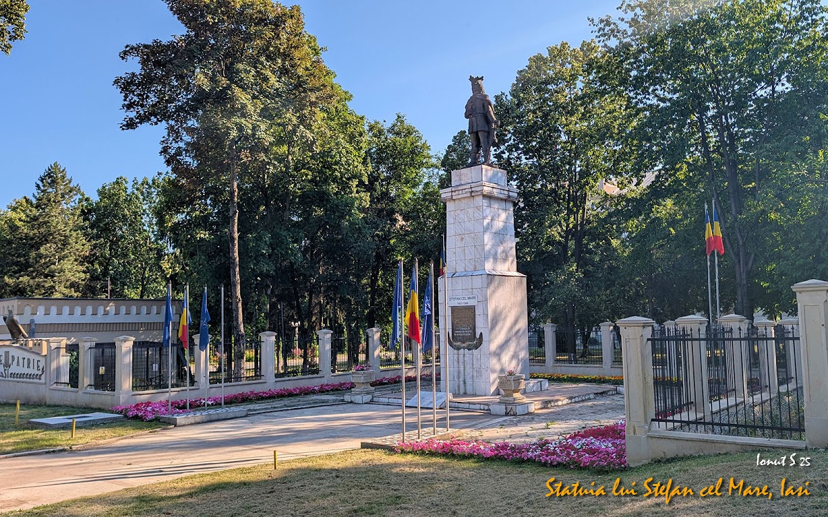 Statuia lui Ștefan cel Mare din Iași