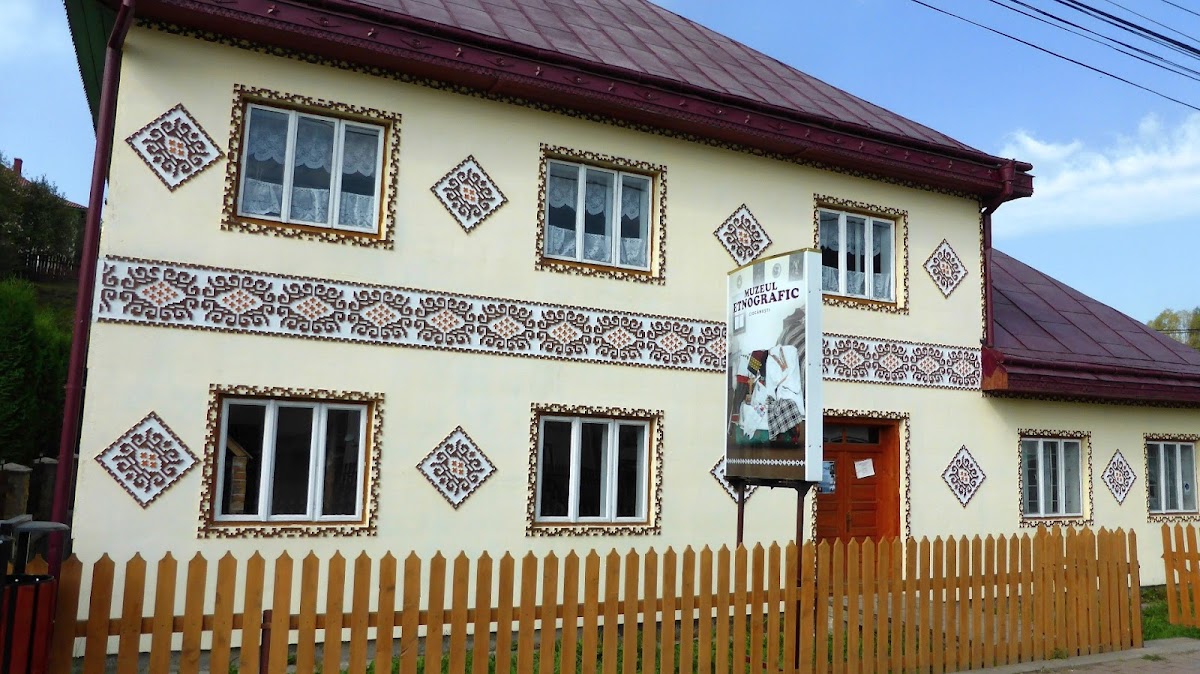 Ciocănești Village and its Painted Houses