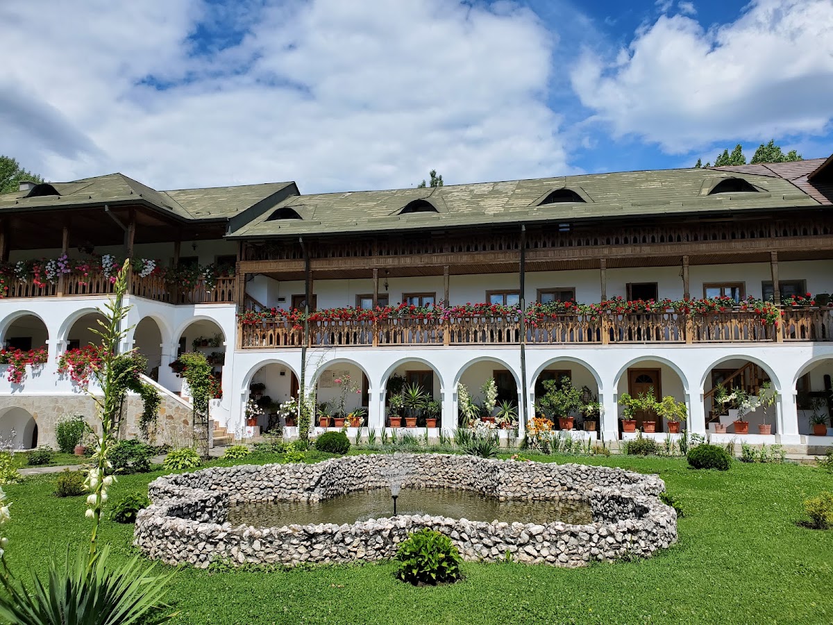 Mănăstirea Ostrov Călimănești