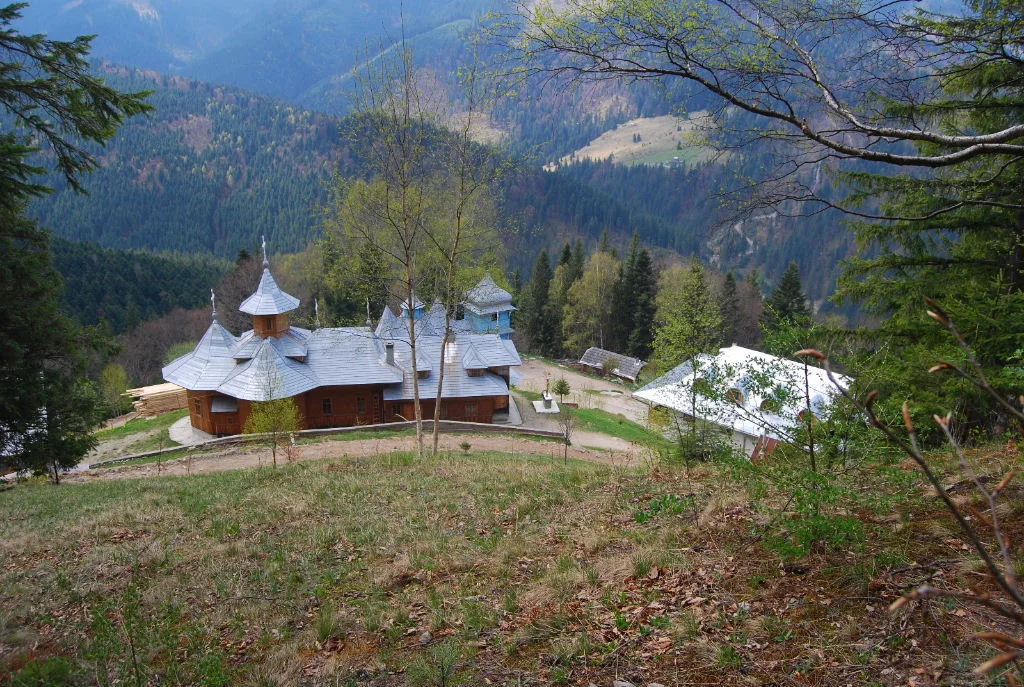 Corlățeni Monastery (Pojorâta)