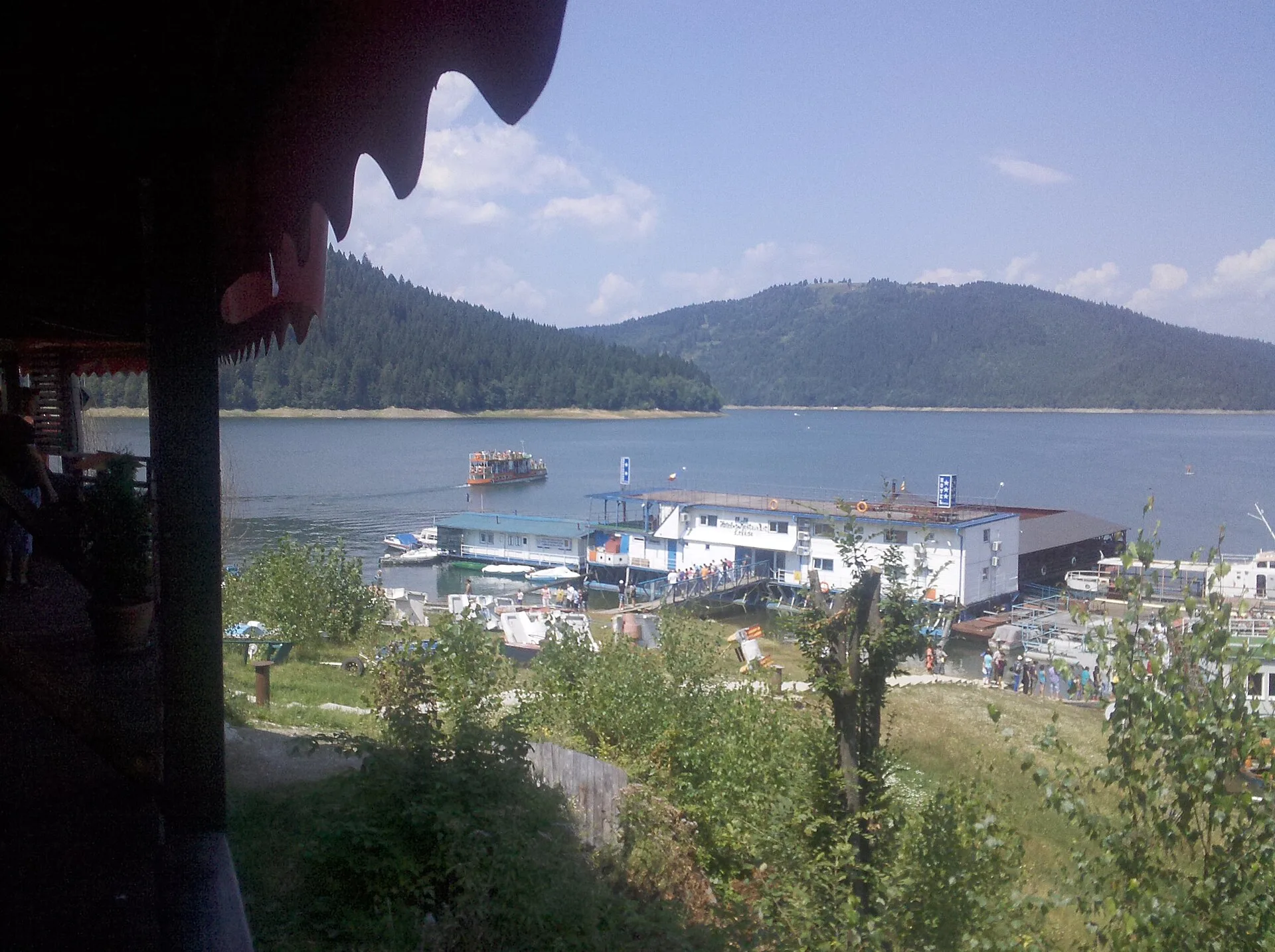Plimbări cu vaporașul pe Lacul Izvorul Muntelui, Portul Bicaz