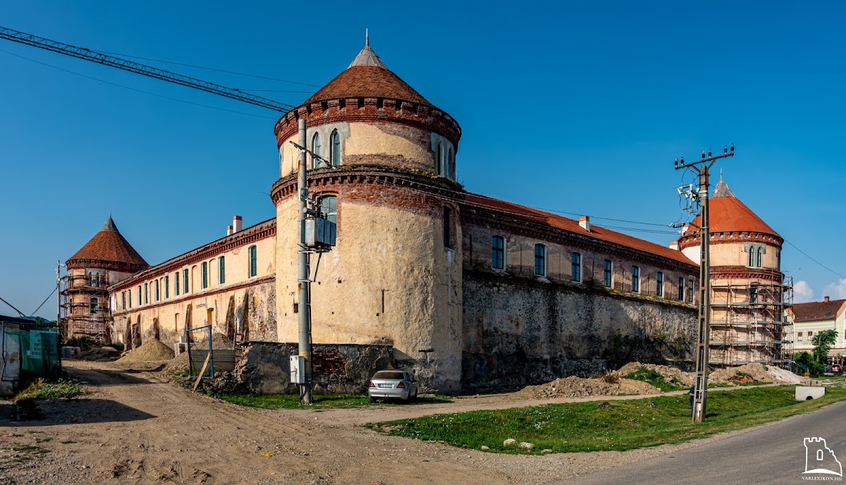 Cetatea Medievala Ineu