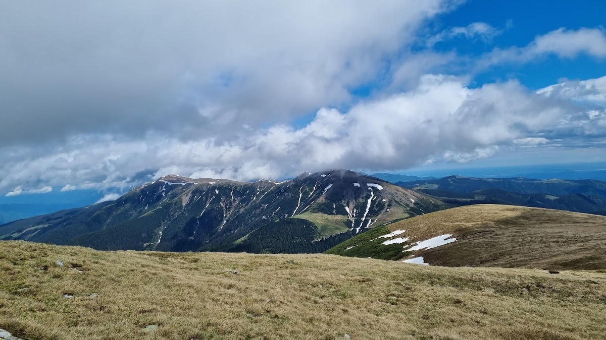 Munții Căpățânii