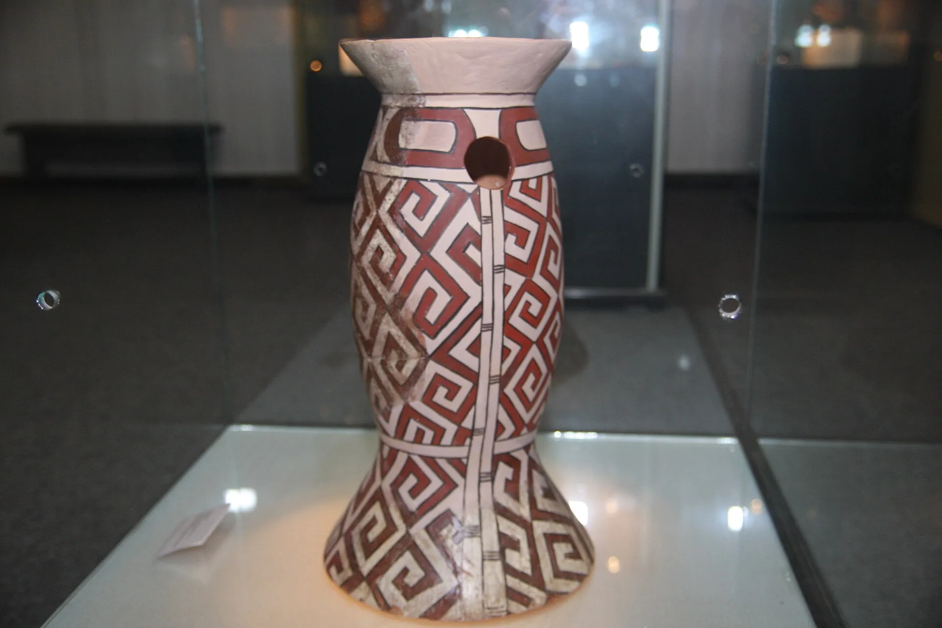 Cultura Cucuteni: vasele pictate ale primilor agricultori din Moldova